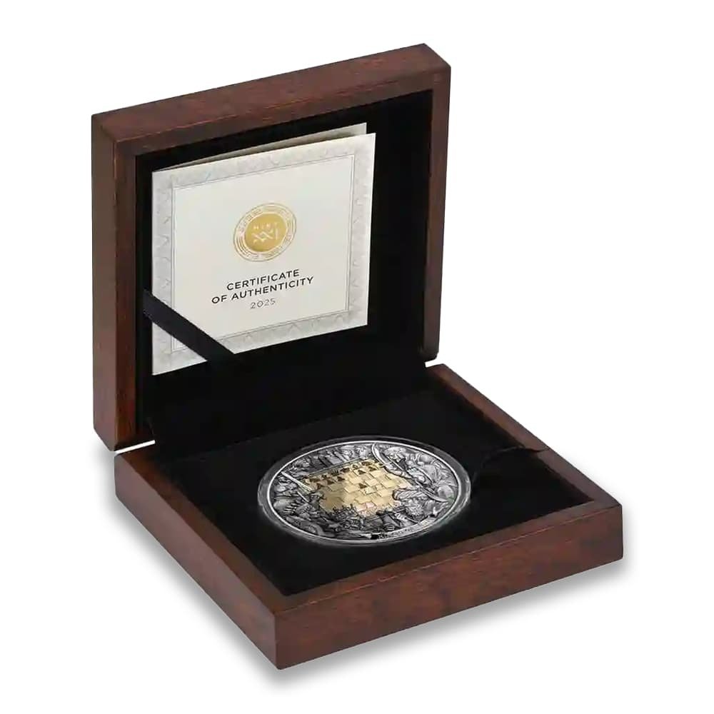 2025 3 oz Antique Niue Silver Kings Gambit Coin (Box + CoA, Gilded) - Image 3
