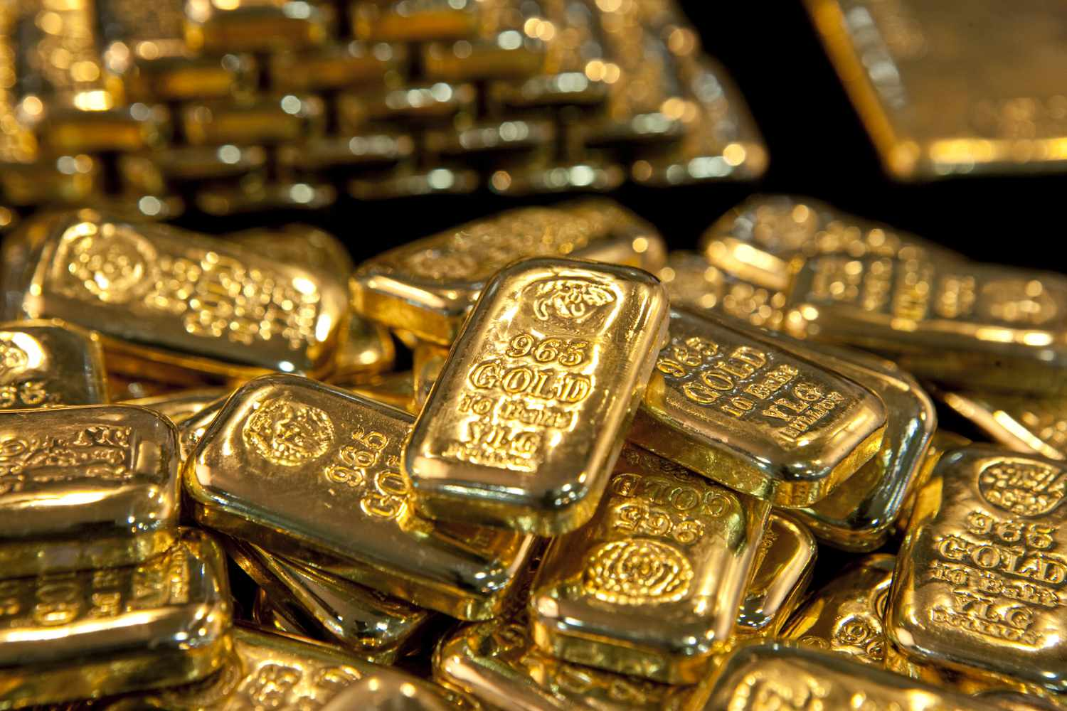 You are currently viewing 10 Things to Ask Before Buying Physical Gold, Silver, or Other Metals