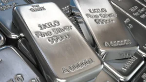 Read more about the article When to Buy Silver for Long-Term Wealth Protection